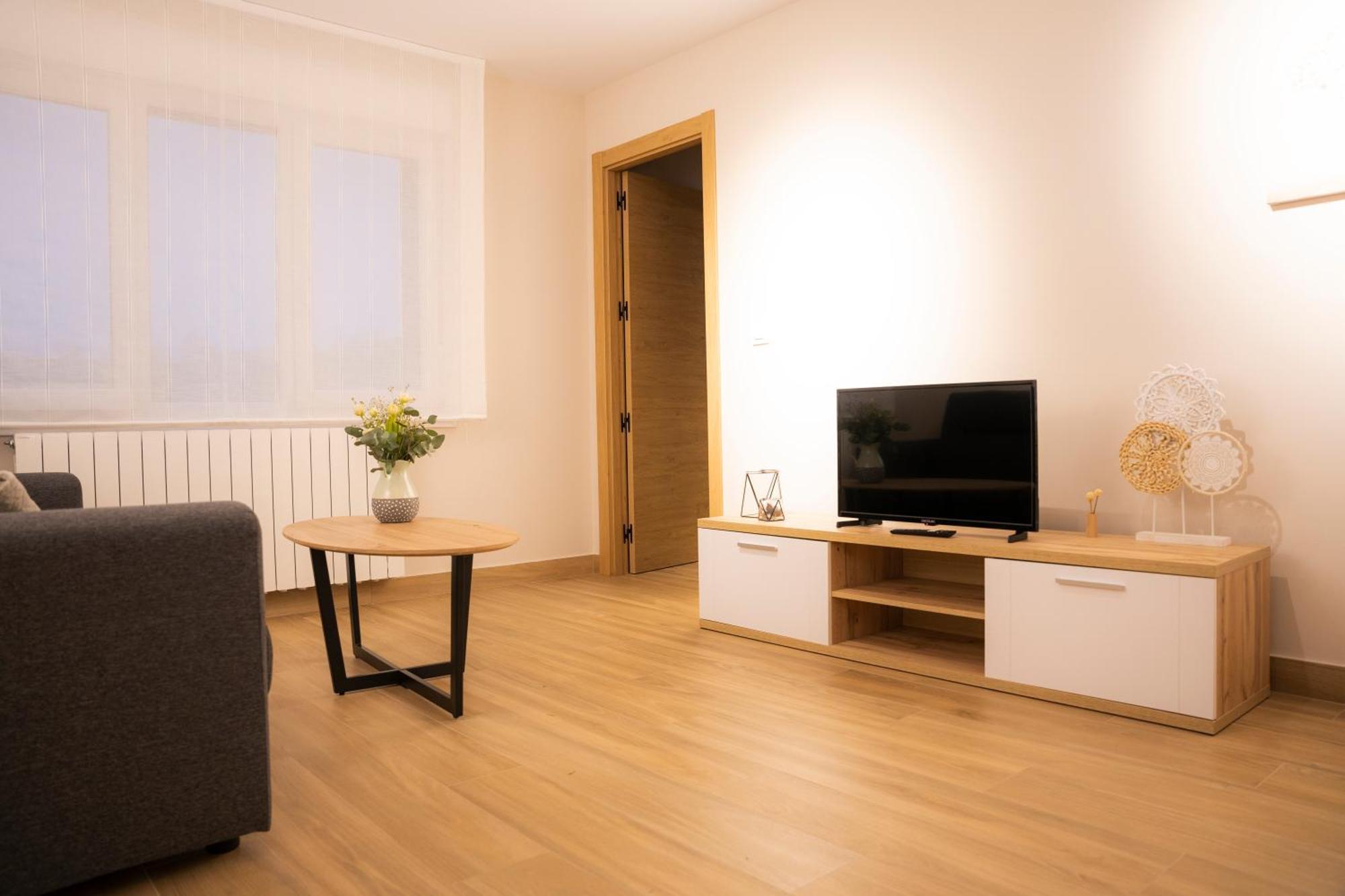 Apartamentos Alto Ubiro Льерганес Экстерьер фото
